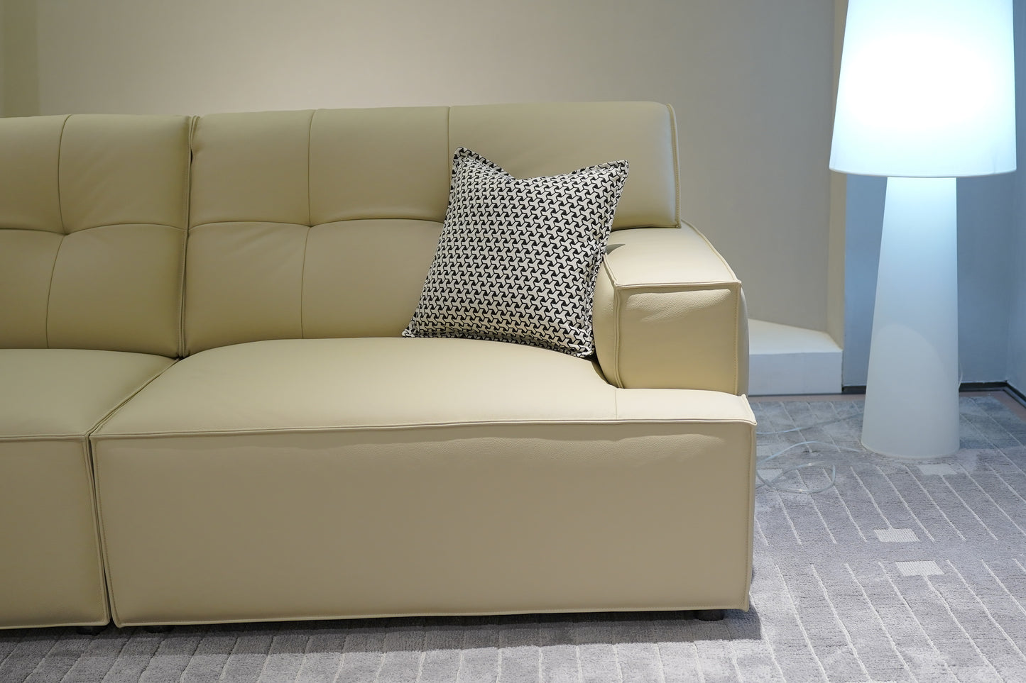 Euphe 4-Seater Classic Leather Sofa