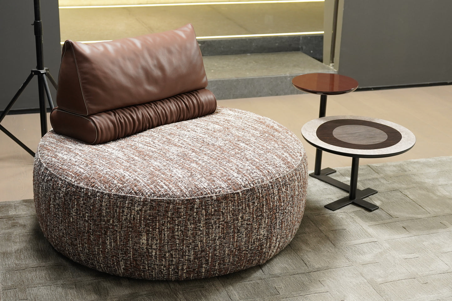 Neso Circle Double Material Single Sofa